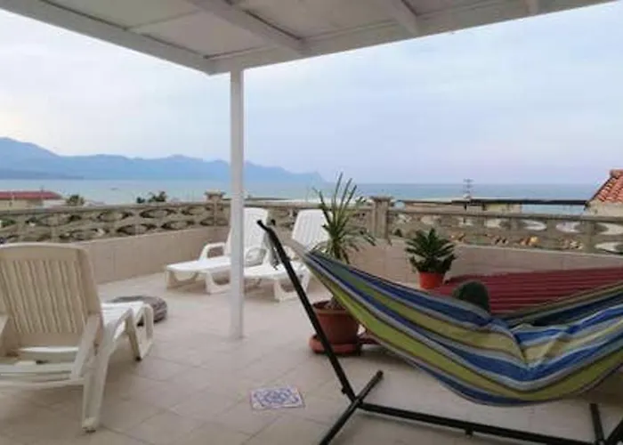 Bright In Alcamo: 100 M² With Sea View