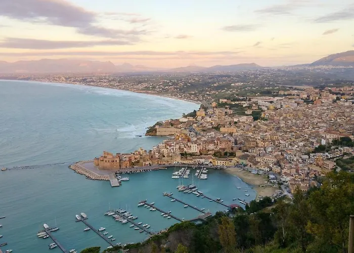 Bright In Alcamo: 100 M² With Sea View Appartement *